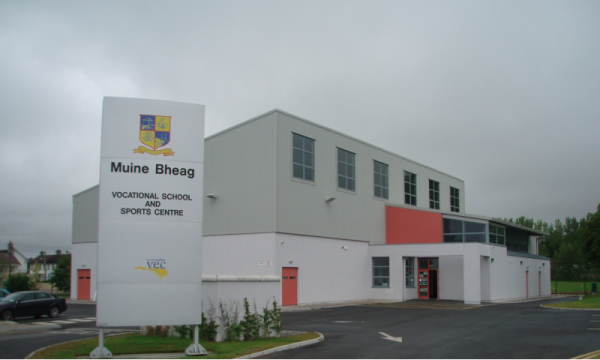 Colegio público en Irlanda "Muinebheag Vocational School Carlow"
